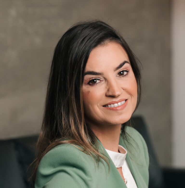 Fotografia de Dra. Mariana Geber de Almeida, integrante do corpo clínico do IECAD