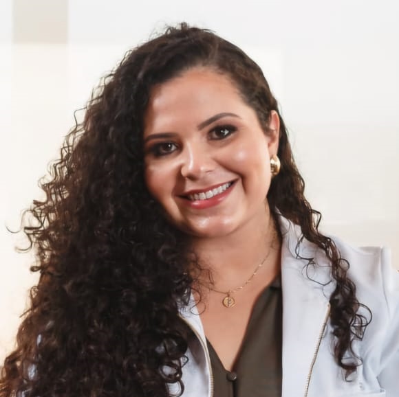 Fotografia de Dra. Caroline Borges de Castro, integrante do corpo clínico do IECAD